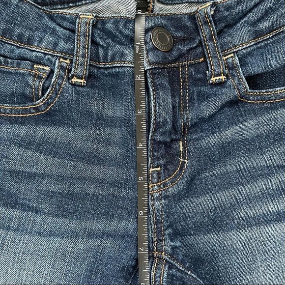 American Eagle Distressed Stretch Denim Cut-Off & Frayed‎ Shorts — SZ 0 LIKE NEW - Picture 8 of 12